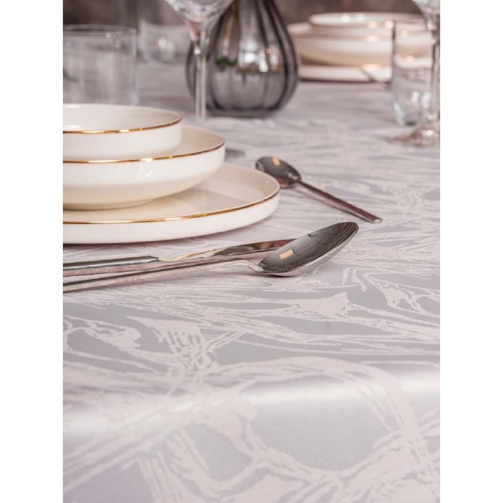 Cotton Box Lavinia Lavanta 155x220 Jakarlı Dertsiz Masa Örtüsü